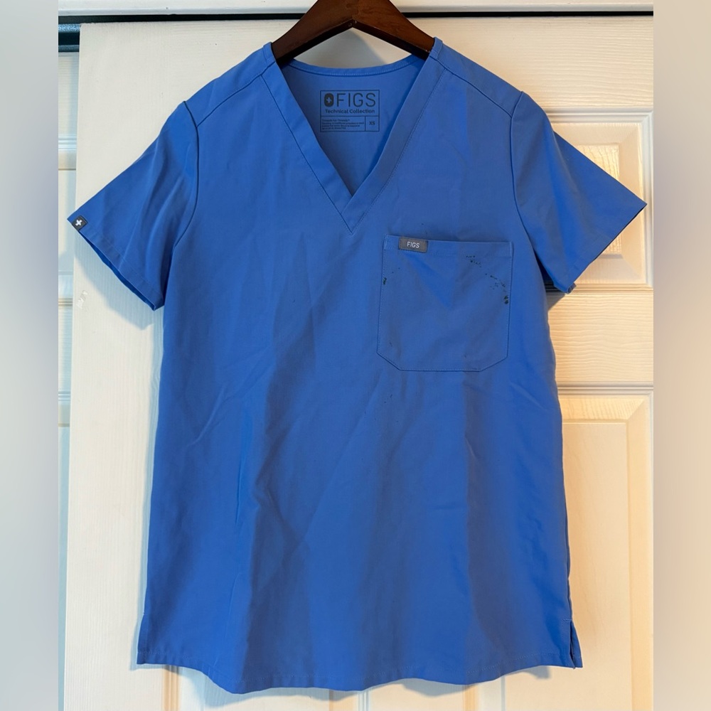 FIGS Catarina One-Pocket Scrub Top – Ceil Blue, XS (Matching Pants Available)